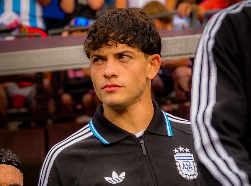 Agustín Giay vive expectativa de ser convocado em definitivo pela Argentina para a Copa do Mundo (Foto: Reprodução/Instagram)