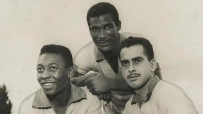 Pelé, Didi e Zito durante a Copa do Mundo de 1958, quando se iniciou a série invicta do Brasil (Foto: Divulgação/CBF)