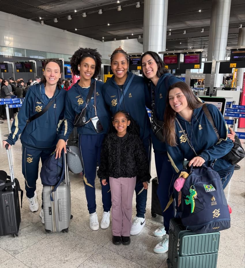 Jogadoras da seleção embarcam para a Turquia, sede da segunda semana da VNL
