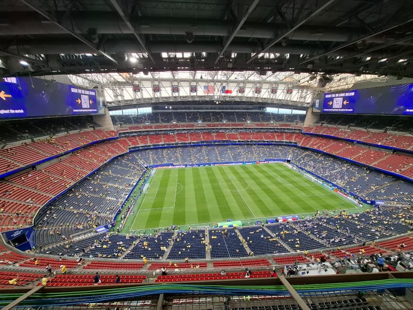 NRG Stadium começa a receber torcedores para Brasil x Japão