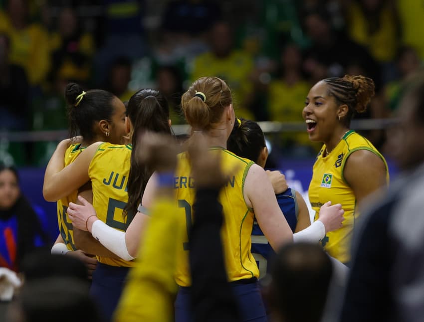 Brasil e Bulgária (Foto: Divulgação/ CBV)