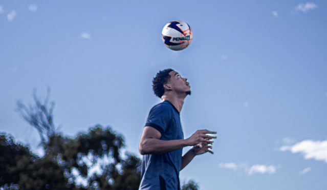 Carlinhos durante treino do Remo (Foto: Divulgação/Remo)