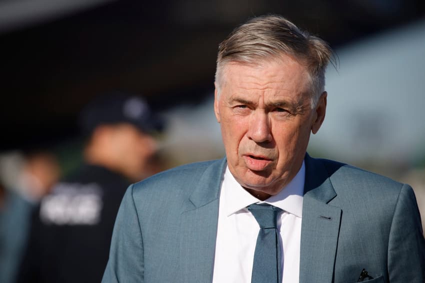 Carlo Ancelotti durante chegada da Seleção aos Estados Unidos