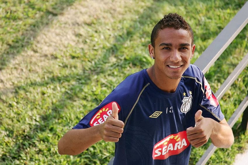 Danilo durante treino do Santos (Foto: Divulgação/Santos)
