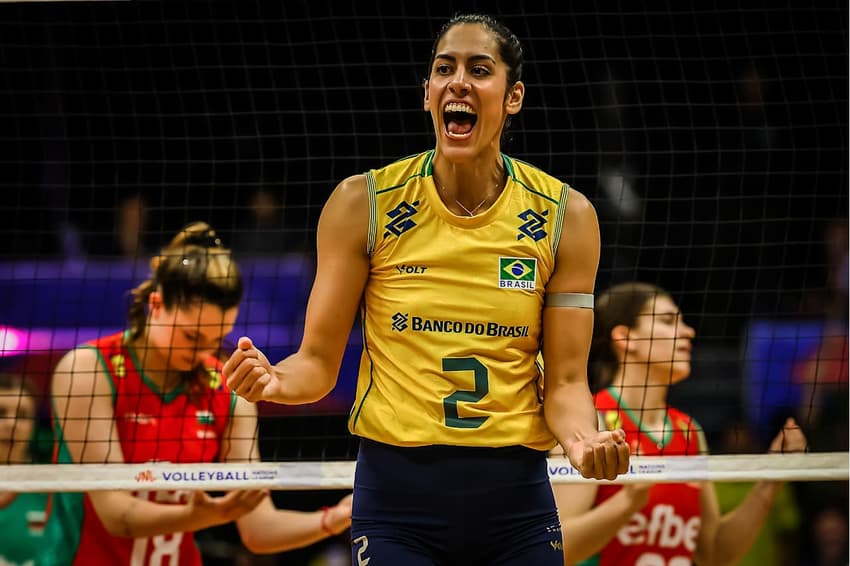 Diana comemora ponto em Brasil x Bulgária pela semana 1 da VNL 2026 (Foto: Volleyball World)