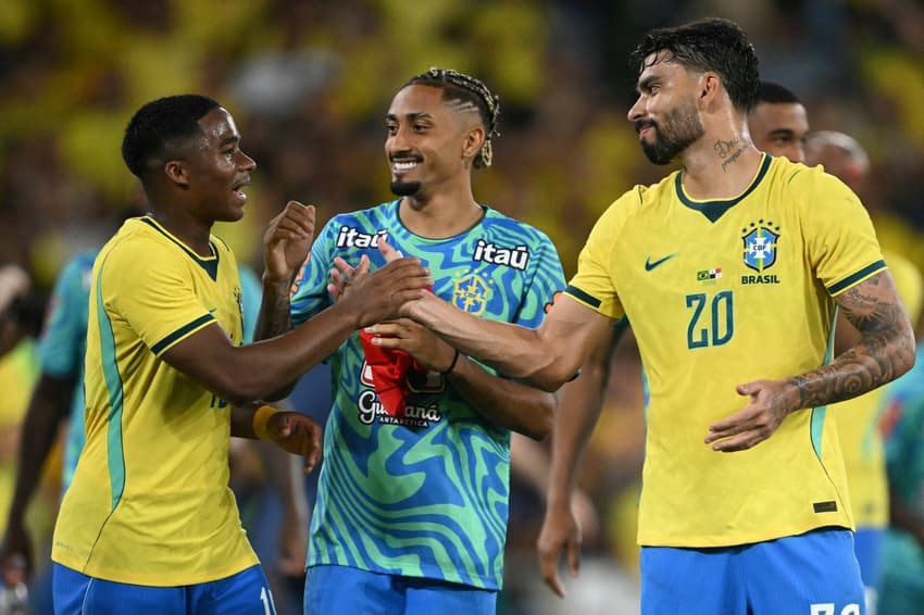 Endrick, Raphinha e Lucas Paquetá podem formar parte do quarteto de ataque da Seleção na Copa do Mundo de 2026 (Foto: Mauro PIMENTEL / AFP)