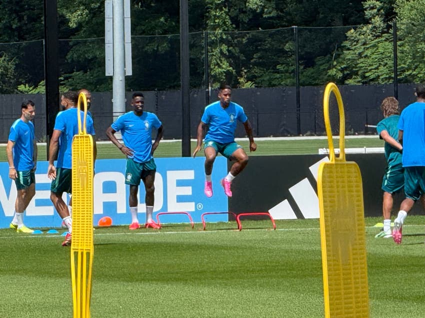 Endrick e Luiz Henrique em treino da Seleção em Morristown 