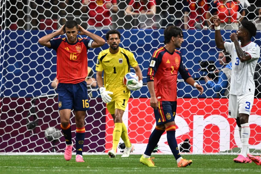 Espanha parou em Cabo Verde de Vozinha na Copa do Mundo de 2026 (Foto: Roberto SCHMIDT / AFP)