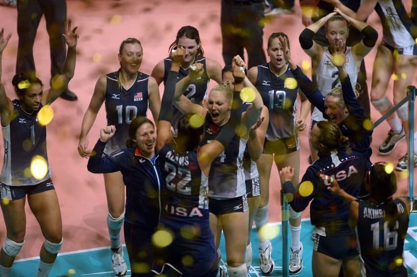 Seleção dos Estados Unidos comemora primeiro título da VNL (Foto: Divulgação/FIVB)