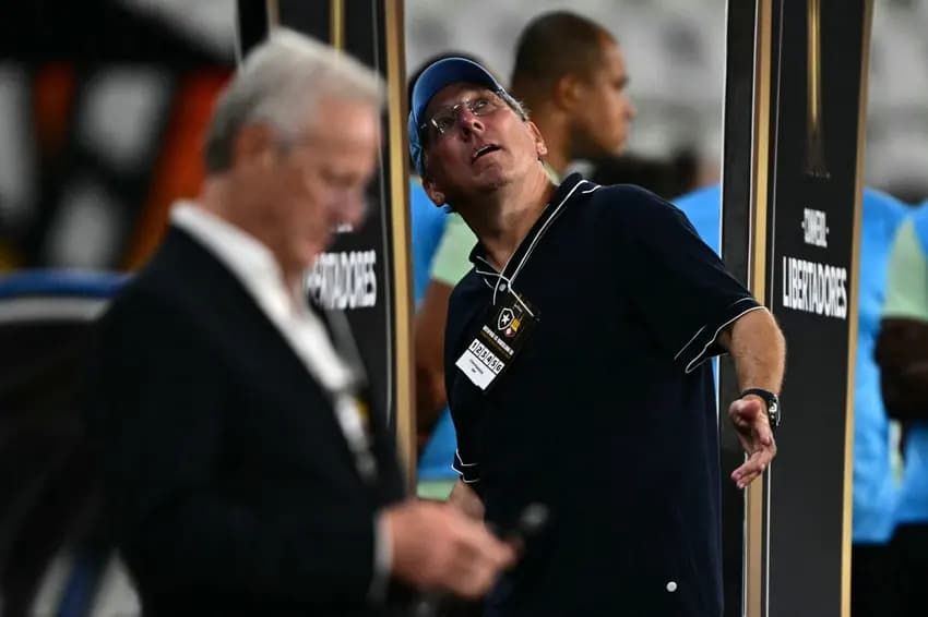 John Textor foi afastado da SAF do Botafogo (Foto: Pablo Porciuncula/AFP)