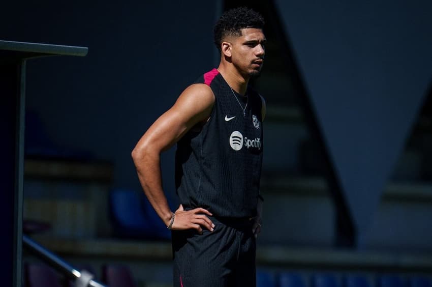 ronald araujo barcelona zagueiro uruguai