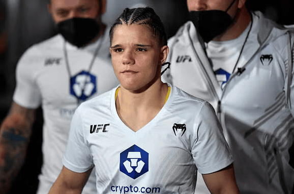 Ariane Carnelossi no UFC Vegas 40. (Foto por Chris Unger/Zuffa LLC)