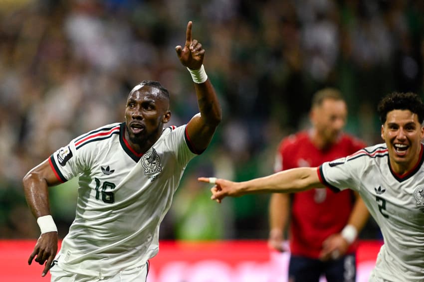 O México venceu a Tchéquia por 3 a 0 e seguiu invicta na Copa do Mundo