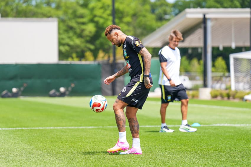 Neymar treina no CT da Seleção em Morristown