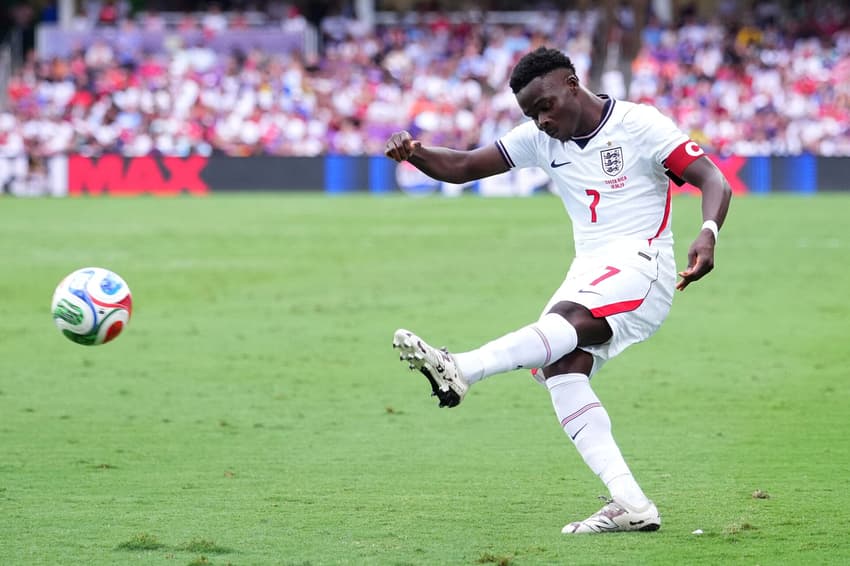 Bukayo Saka em amistoso preparatório para a Copa do Mundo entre Inglaterra e Costa Rica (Foto: Rich Storry/Getty Images/AFP