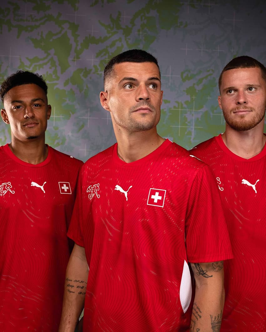 Apresentação da camisa da Suíça para a Copa do Mundo (Foto: Federação Suíça/X)