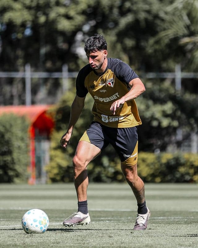 Jonathan Calleri durante treino do SPFC. (Foto: Divulgação/ SPFC)