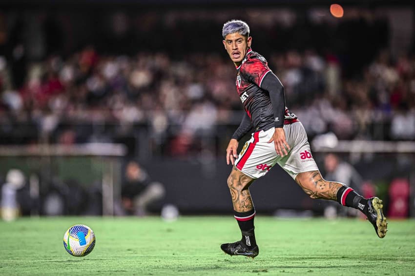 Alan Franco pelo clube