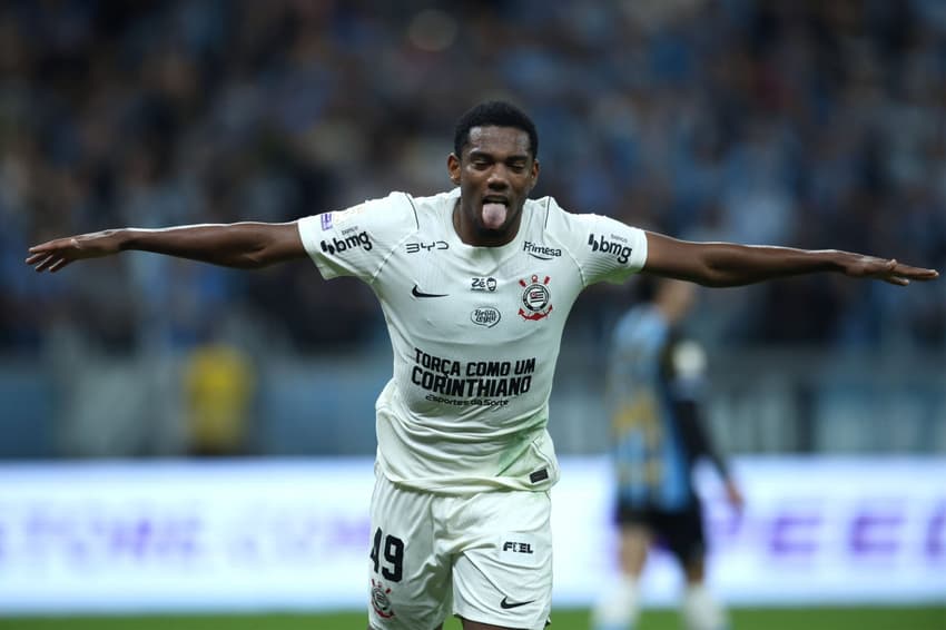 André comemora gol pelo Corinthians