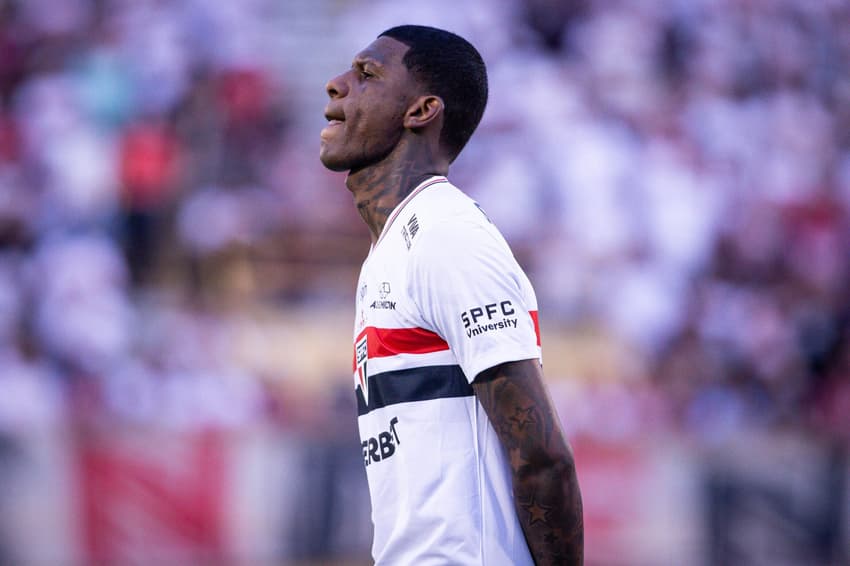 Arboleda com a camisa do São Paulo
