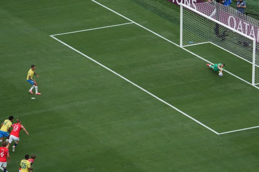 Bruno-Guimaraes-perde-penalti-em-Brasil-x-Noruega