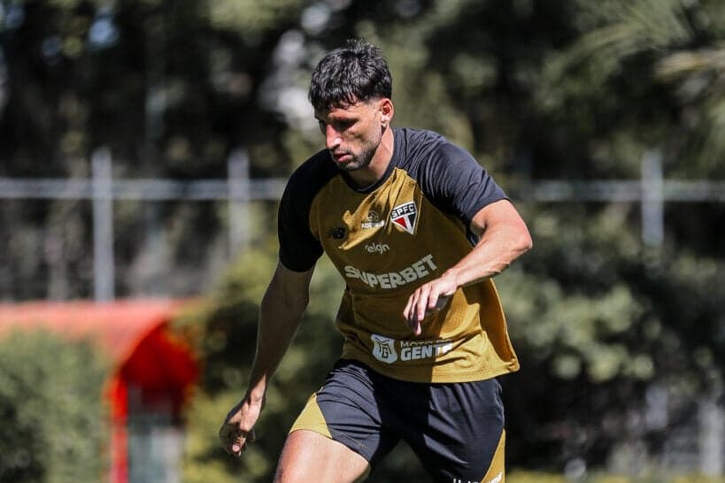 Calleri durante treinamento do São Paulo no SuperCT