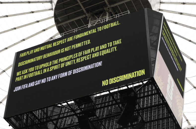 Campanha da Fifa contra discriminação veiculada nos estádios da Copa do Mundo (Foto: Divulgação Fifa)