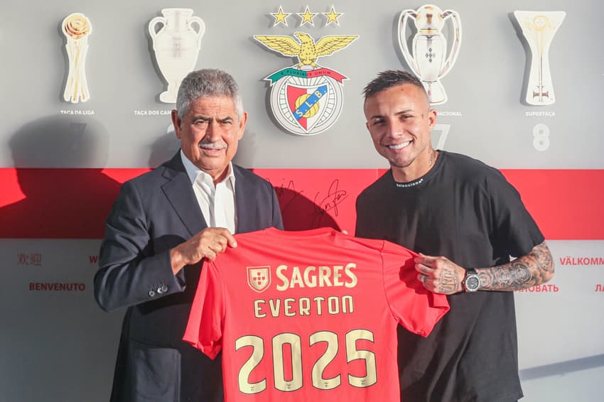 Everton Cebolinha na chegada ao Benfica