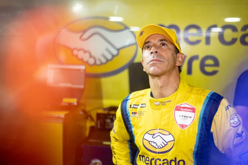 Helio Castroneves se prepara para a próxima etapa da Stock Car