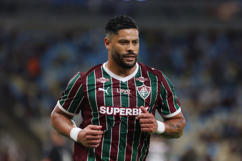 Hulk em ação pela primeira vez com a camisa do Fluminense em amistoso