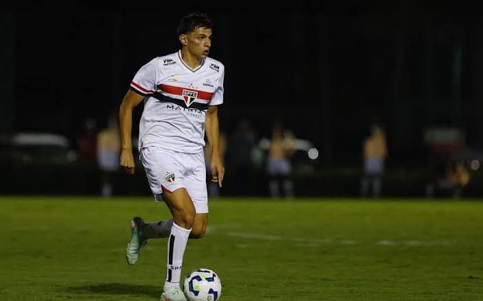 Igão com a camisa do São Paulo