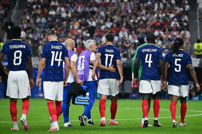 Jogadores da França contra Espanha na Copa
