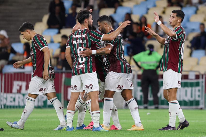 Jogadores do Fluminense comemoram gol contra o Nova Iguaçu