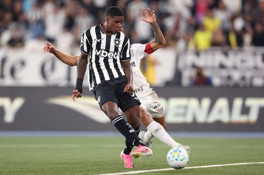 Kadir fez o gol da vitória do Botafogo sobre o Santos