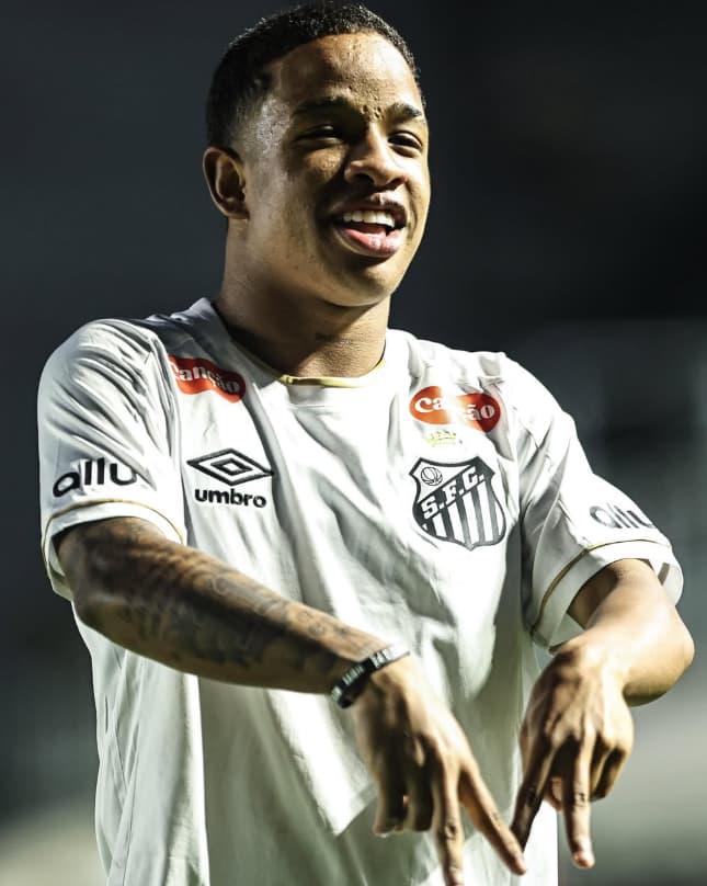 Kaio Canga abriu o placar na vitória do Santos sobre o Vasco sub-20 na Vila Belmiro