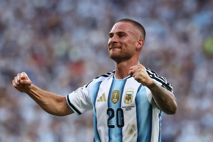 Mac Allister comemora gol marcado pela Argentina contra a Suíça na Copa do Mundo