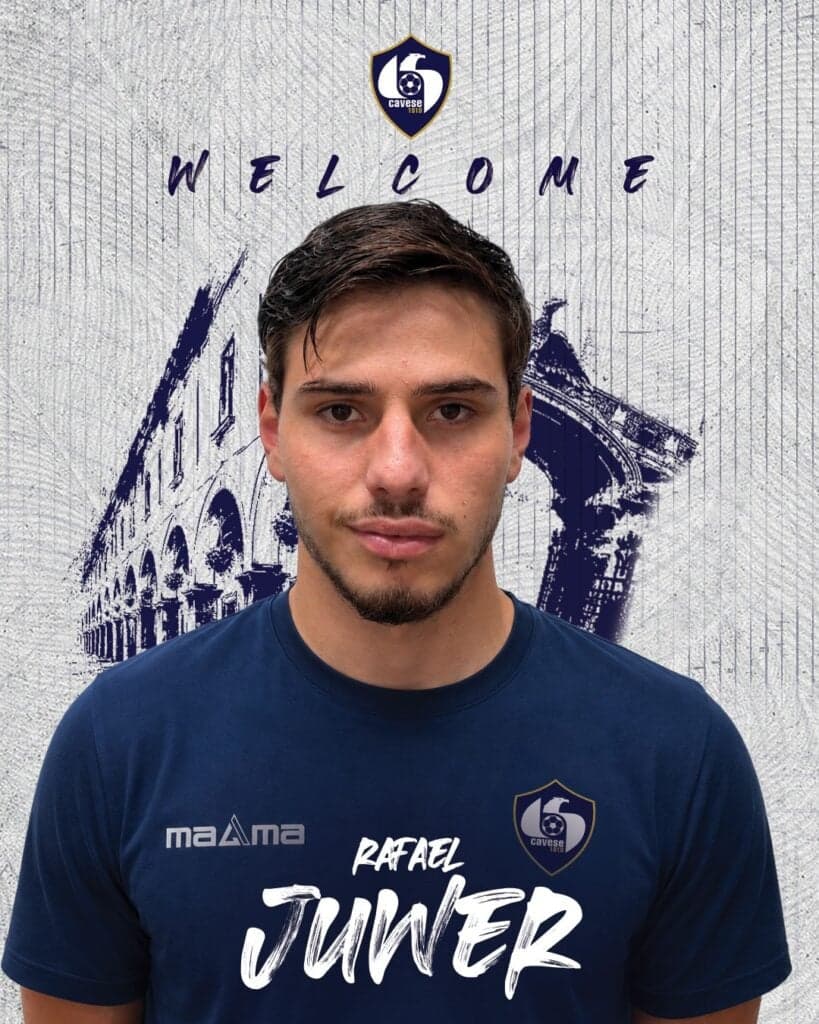Rafael Juwer com a camisa do novo clube