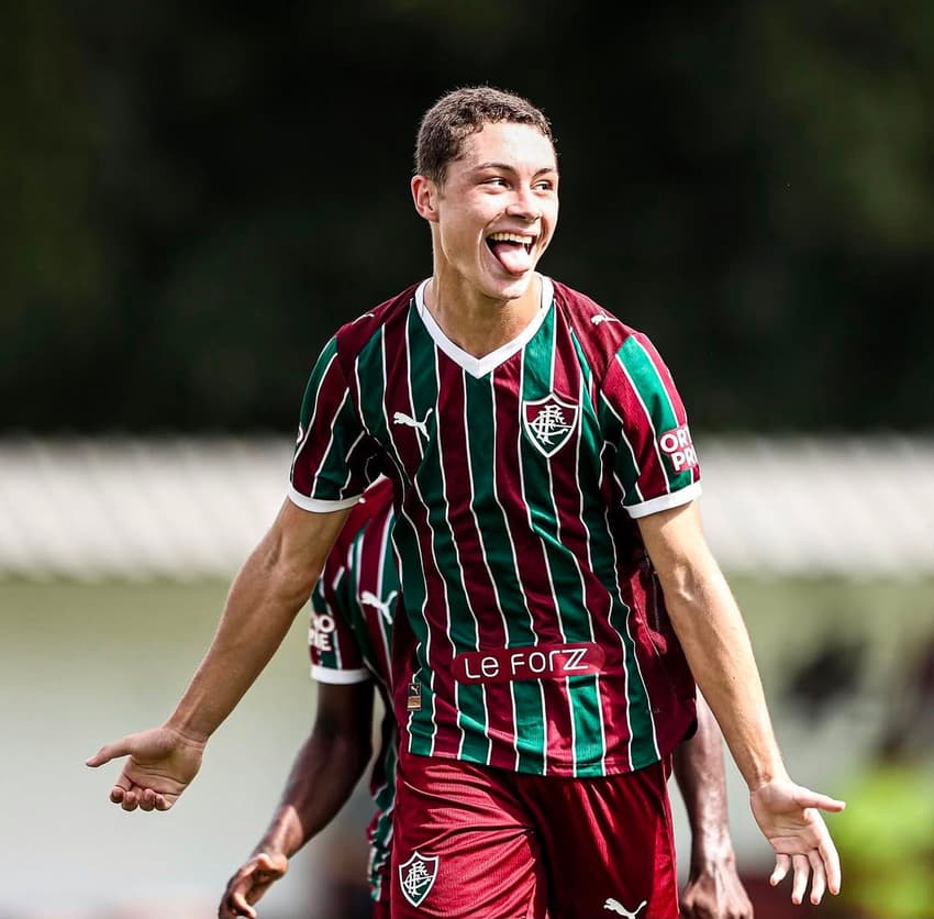 Samuell, jovem promessa do Fluminense, comemora gol