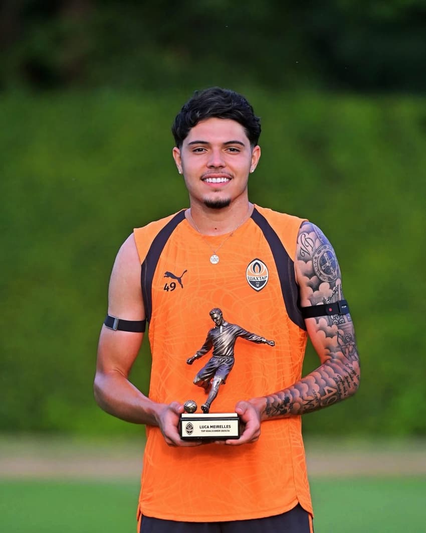 Luca Meirelles conquistou o prêmio de artilheiro da temporada 2025/26 do Shakhtar Donetsk. (Foto: Divulgação/Instagram)