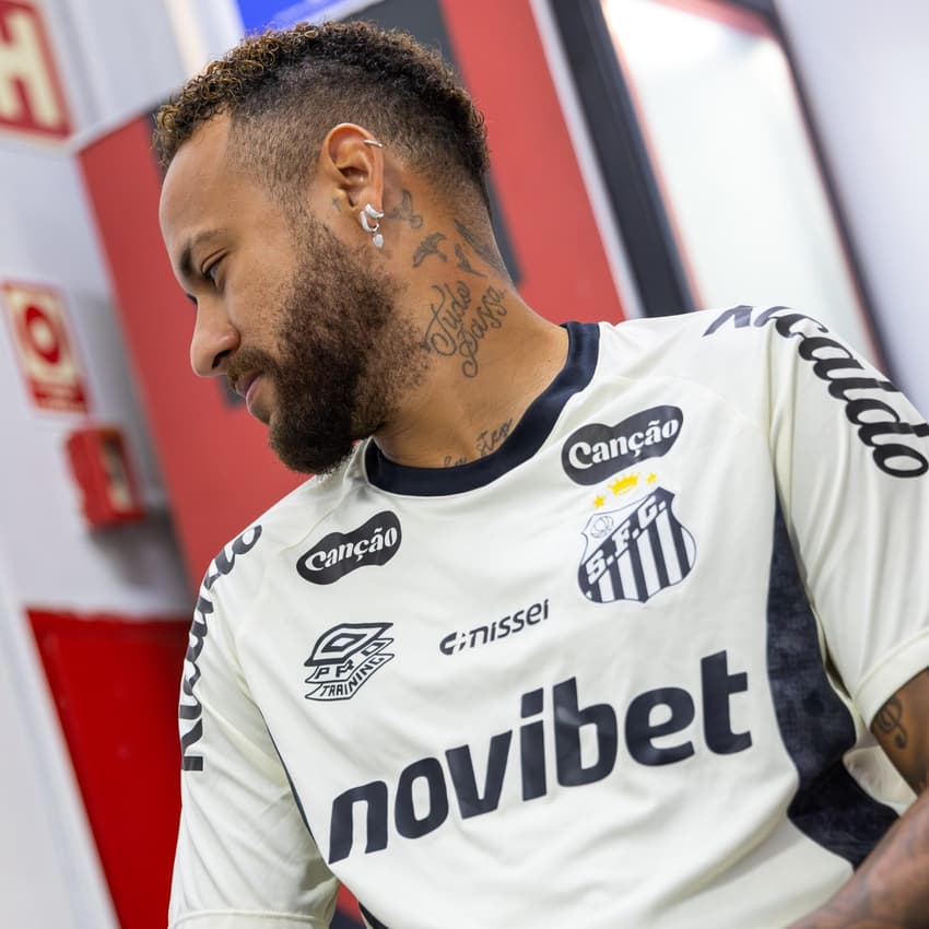 Neymar durante treino do Santos no CT Rei Pelé. (Foto: Raul Baretta/ Santos FC)