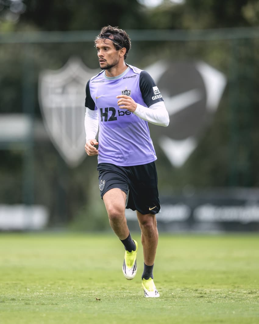 Scarpa em treinamento na Cidade do Galo (Foto: Pedro Souza / Atlético)