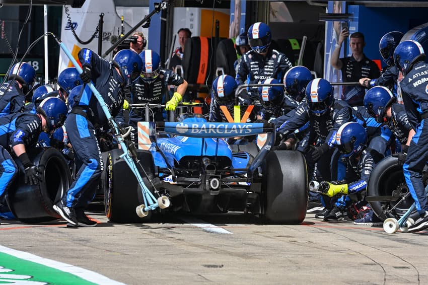 Carlos Sainz em ação no GP da Inglaterra pela F1 2026