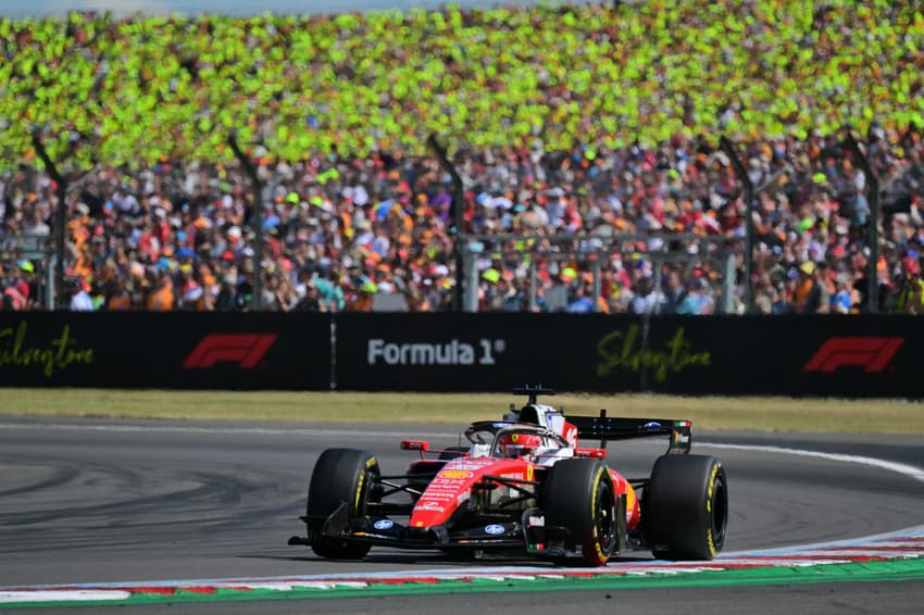 Charles Leclerc em ação no GP da Inglaterra pela F1 2026