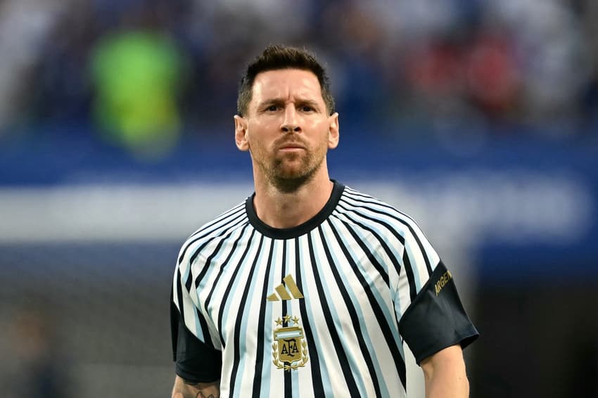 Messi no aquecimento para o jogo da Argentina contra Cabo Verde pela Copa do Mundo de 2026