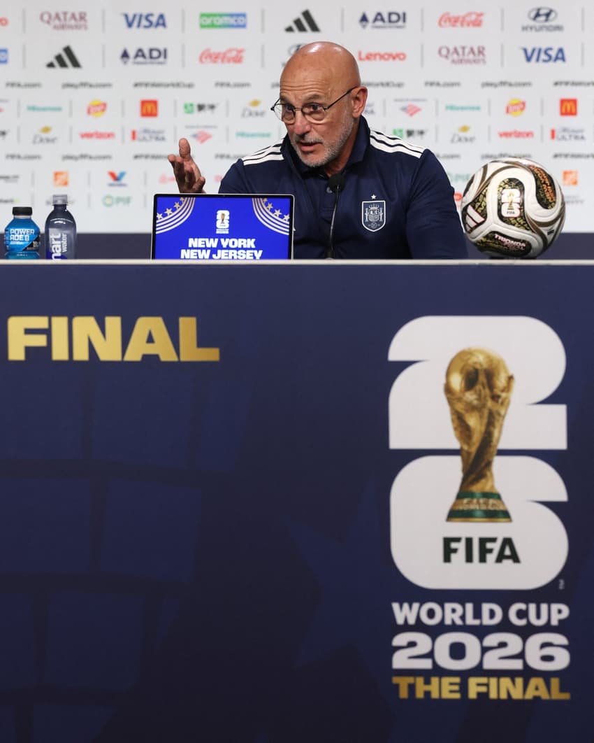 Técnico da Espanha, Luís de la Fuente, antes da final da Copa do Mundo com a Argentina