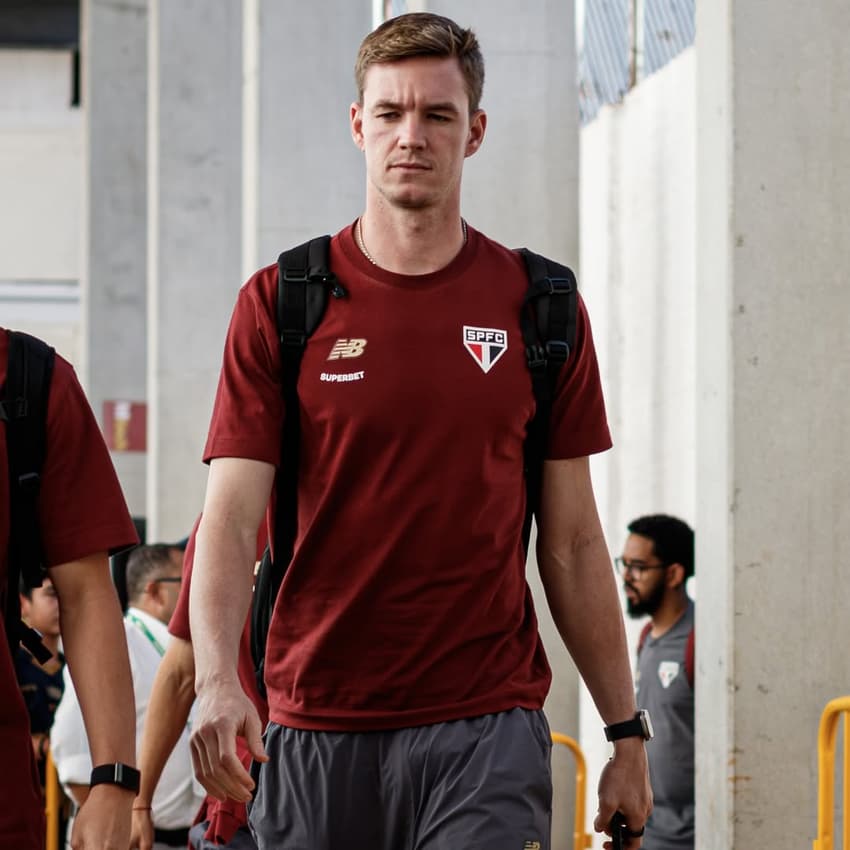 Young com a camisa do São Paulo