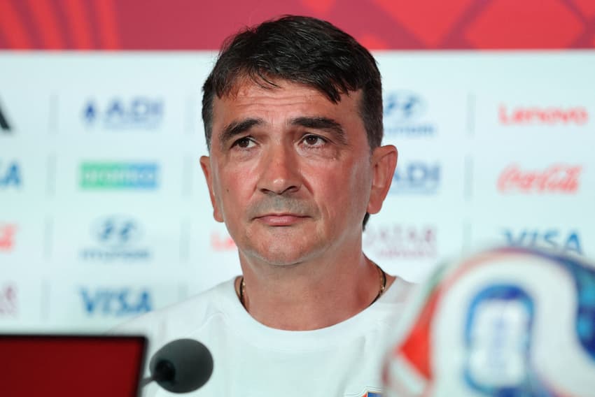 Zlatko Dalic, técnico da Croácia, fala à imprensa durante uma coletiva no Toronto Stadium.