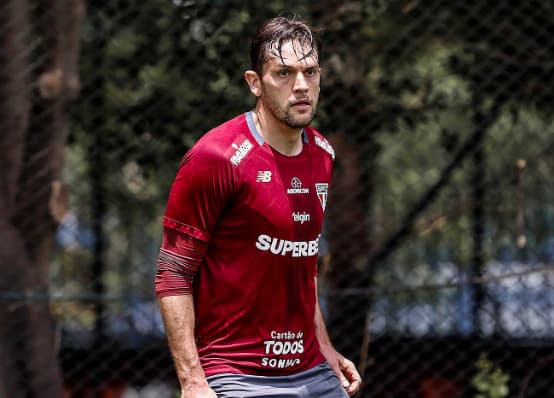 Rafael Tolói treinando no São Paulo