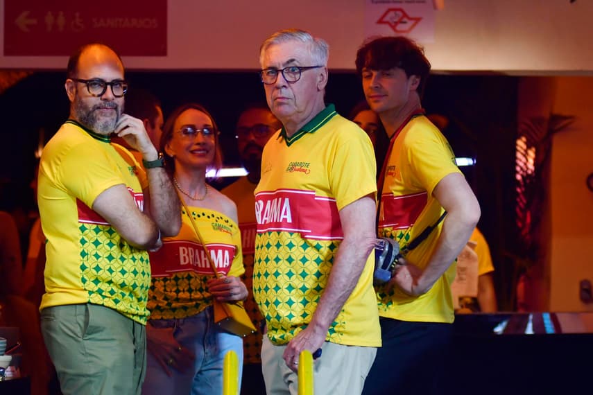 Carlo Ancelotti no carnaval de São Paulo (Foto: Eduardo Carmim/Photo Premium/Gazeta Press)