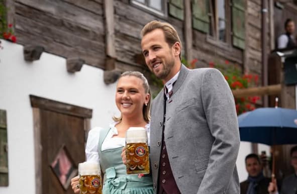 Kate Goodland e Harry Kane, astro da Copa do Mundo (Foto: Reprodução)